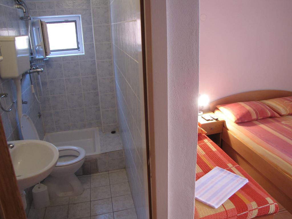 Apartments Primorac Podaca Kamer foto