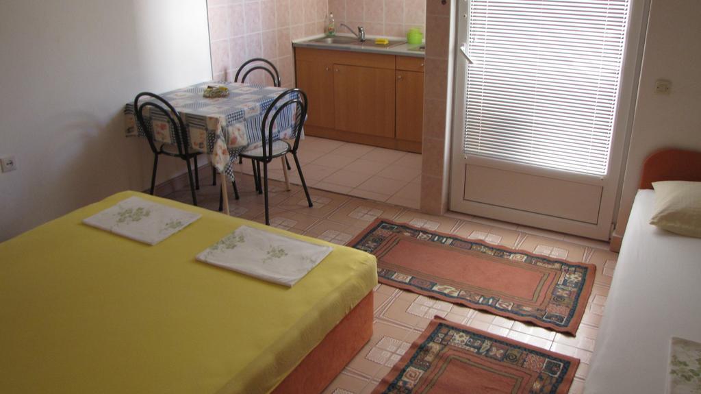 Apartments Primorac Podaca Kamer foto